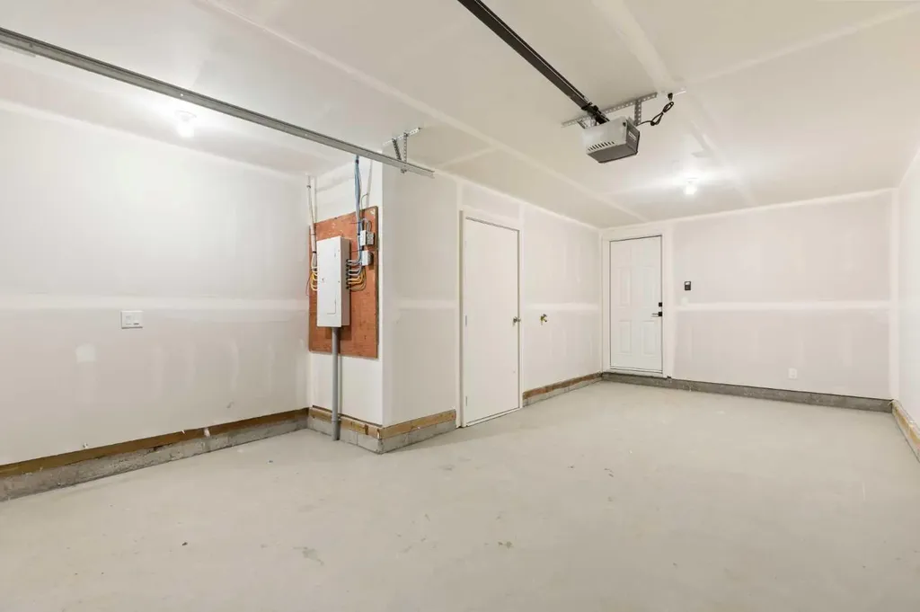 2231 81st Street SW Calgary AB T3H 6M4