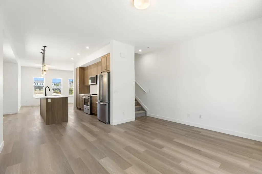 2231 81st Street SW Calgary AB T3H 6M4