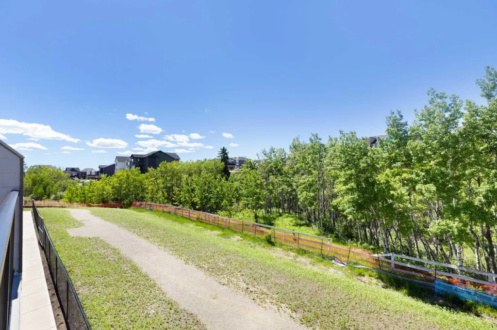 2231 81st Street SW Calgary AB T3H 6M4
