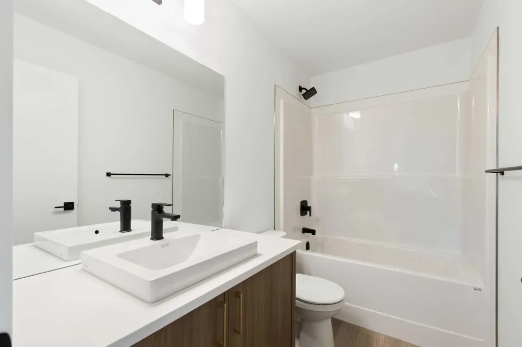 2231 81st Street SW Calgary AB T3H 6M4