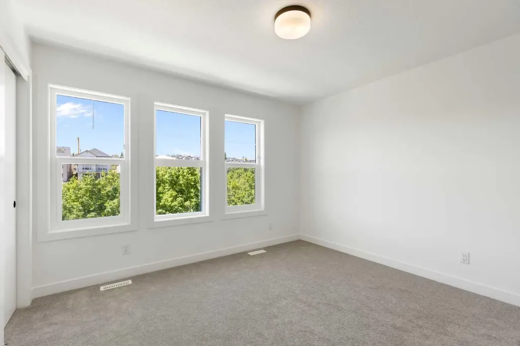2231 81st Street SW Calgary AB T3H 6M4