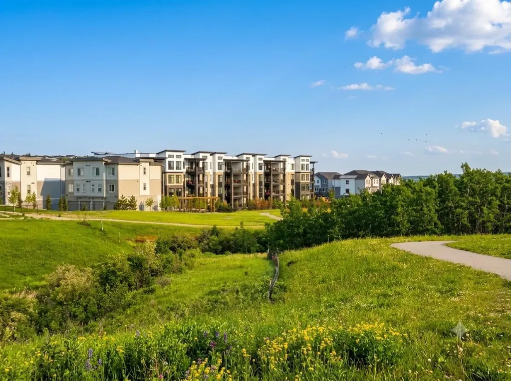 2231 81st Street SW Calgary AB T3H 6M4