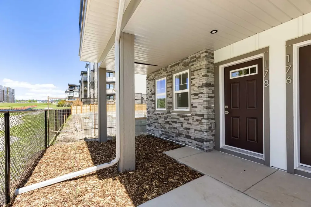 2231 81st Street SW Calgary AB T3H 6M4