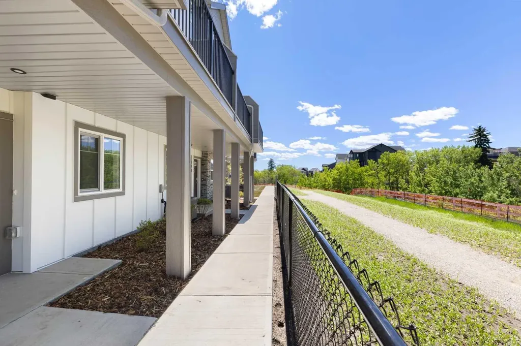 2231 81st Street SW Calgary AB T3H 6M4