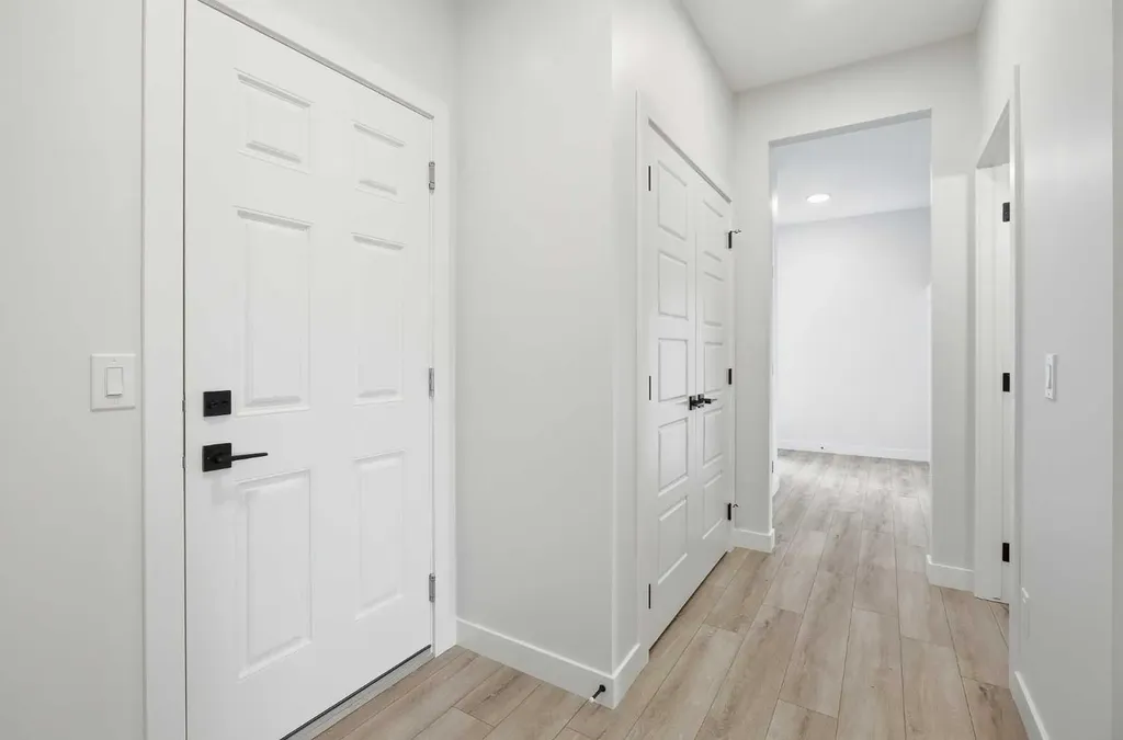 349 Dawson Wharf Road Chestermere AB T1X 2W4