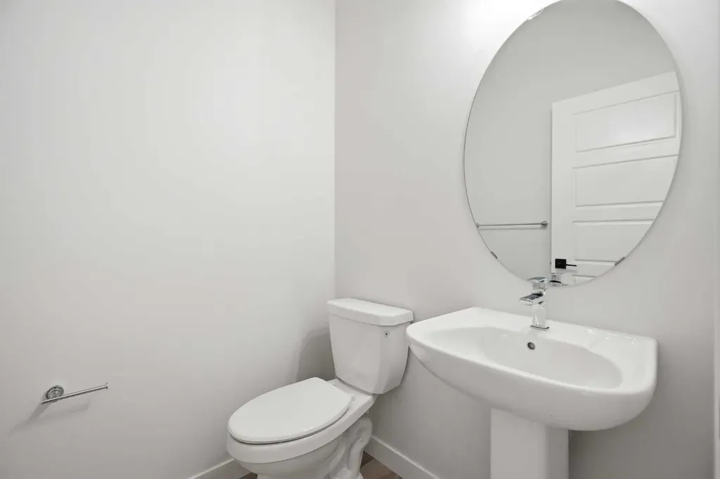 349 Dawson Wharf Road Chestermere AB T1X 2W4