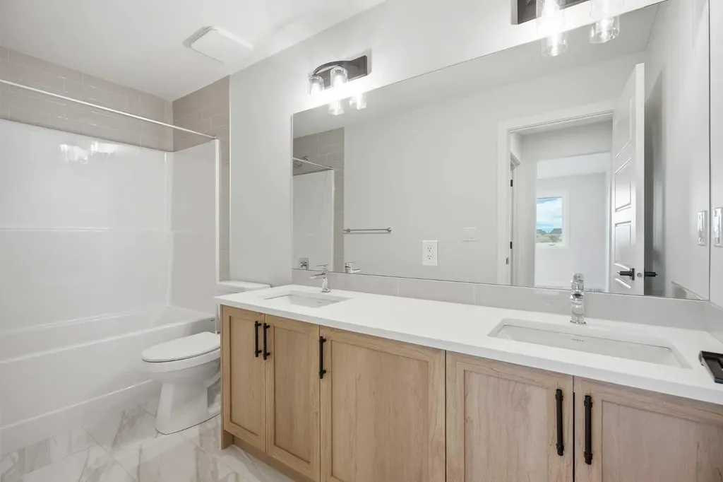 349 Dawson Wharf Road Chestermere AB T1X 2W4