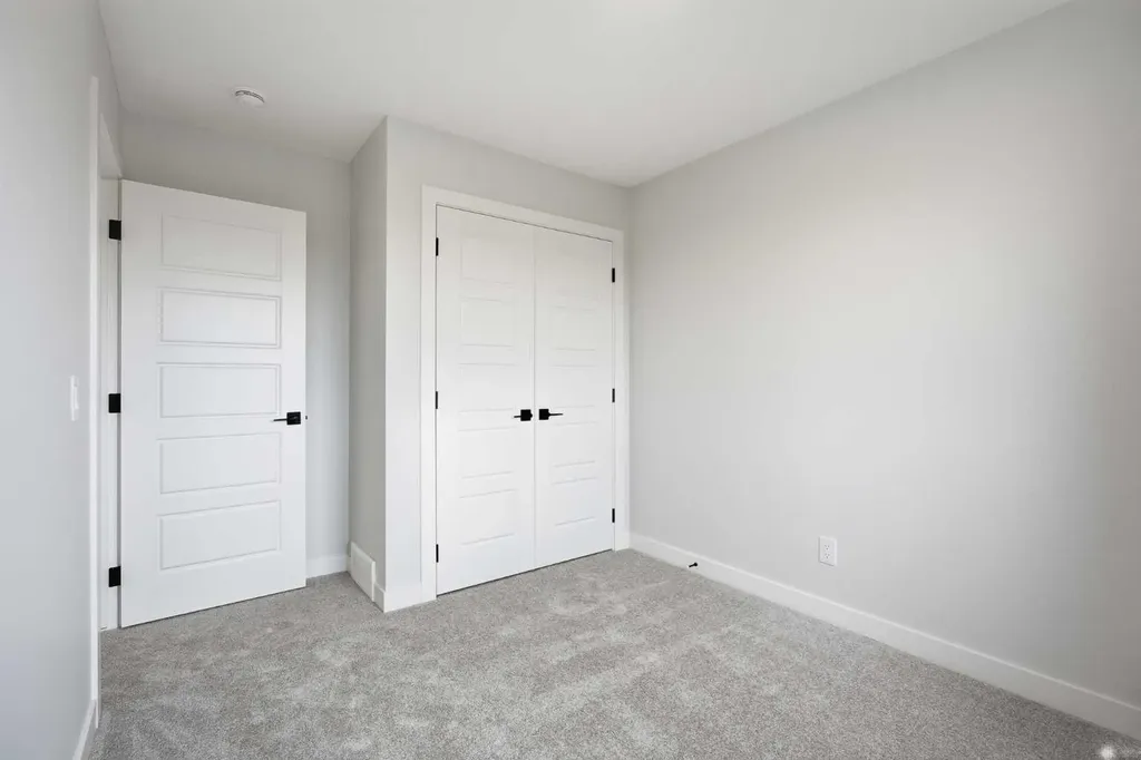 349 Dawson Wharf Road Chestermere AB T1X 2W4