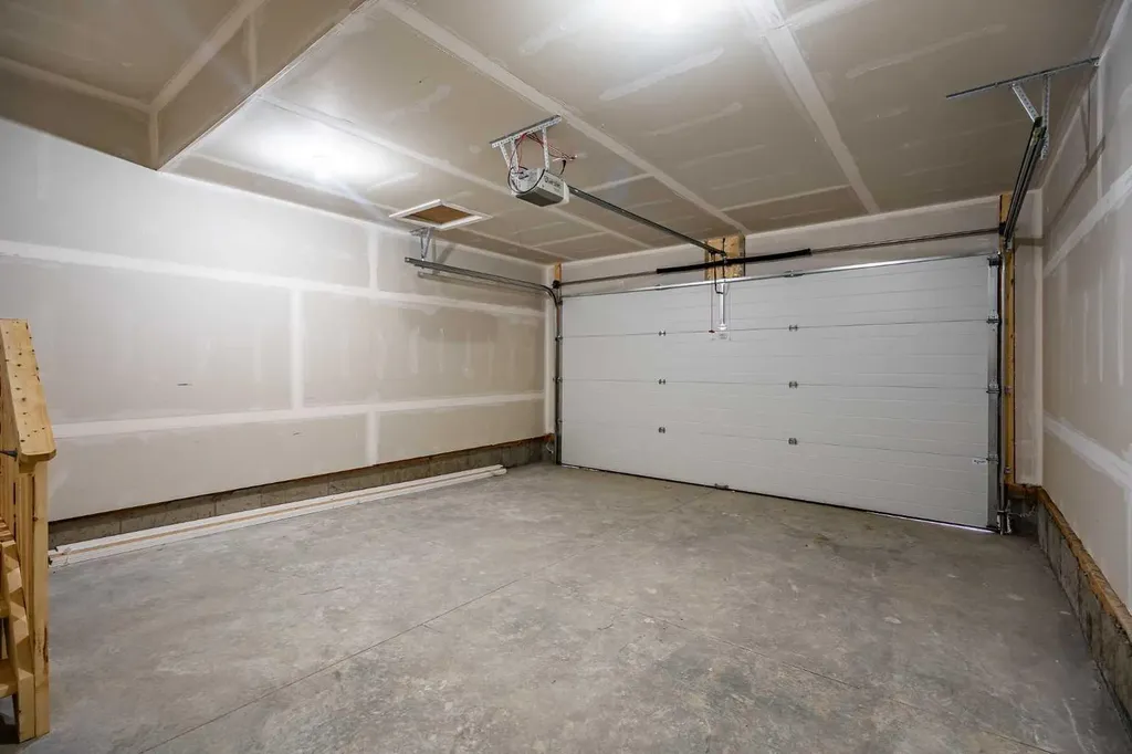 349 Dawson Wharf Road Chestermere AB T1X 2W4