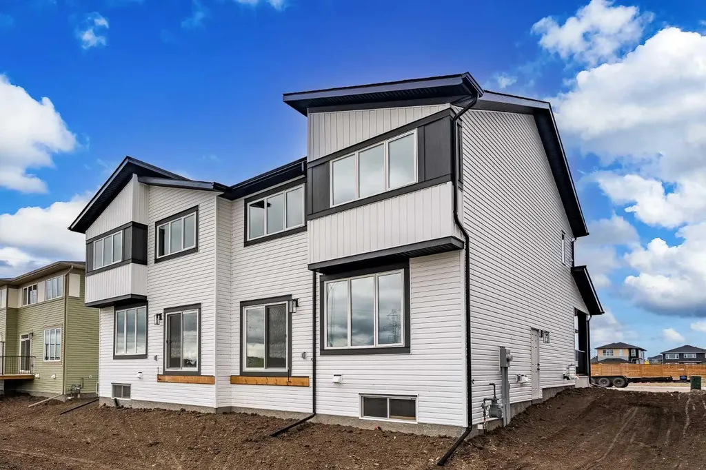 349 Dawson Wharf Road Chestermere AB T1X 2W4