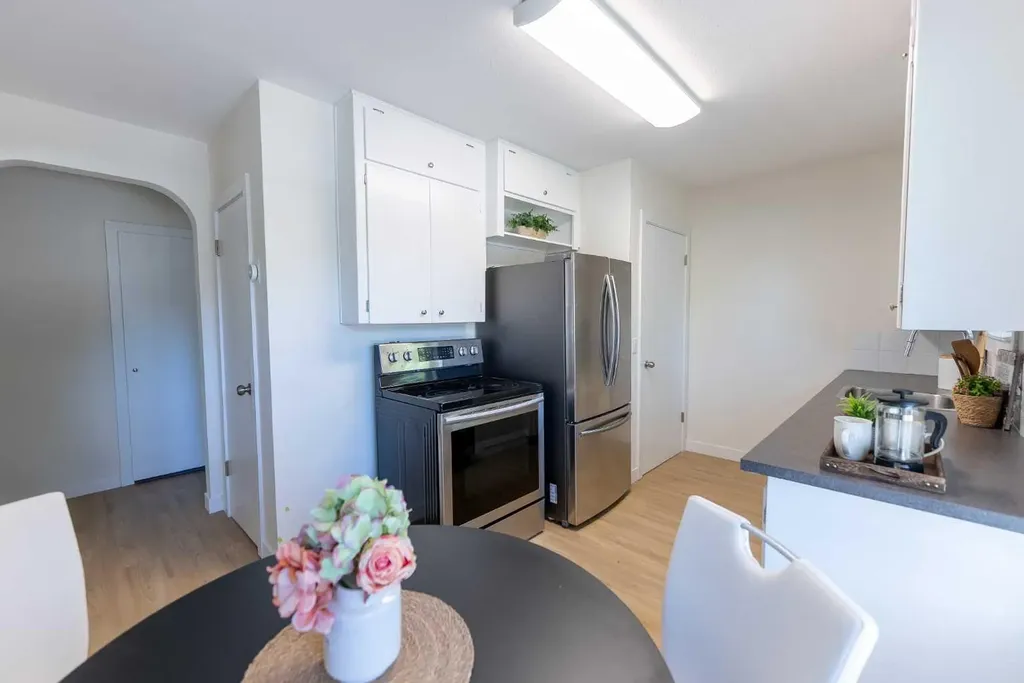 5418 37 Street Red Deer AB T4N 0W1