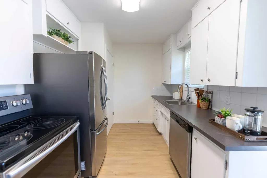 5418 37 Street Red Deer AB T4N 0W1