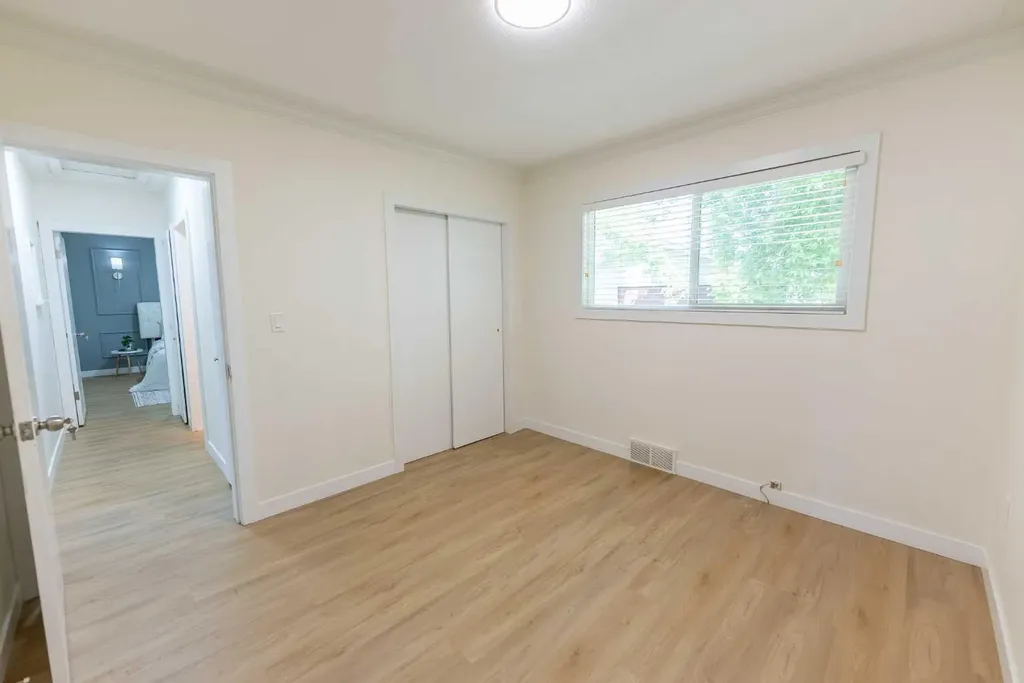 5418 37 Street Red Deer AB T4N 0W1