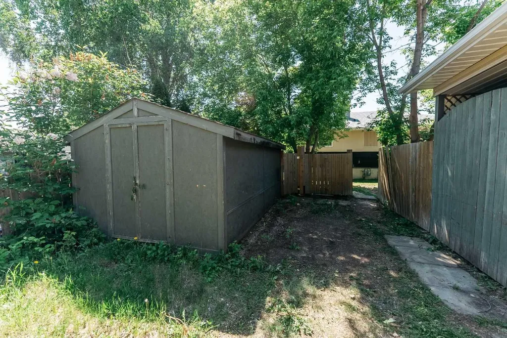 5418 37 Street Red Deer AB T4N 0W1