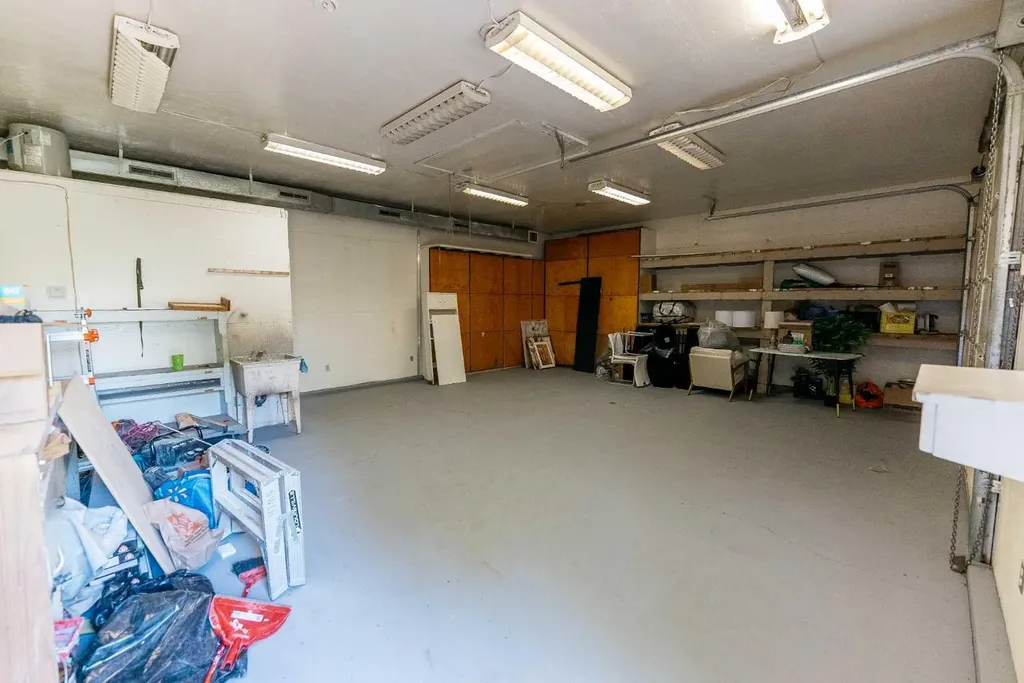 5418 37 Street Red Deer AB T4N 0W1