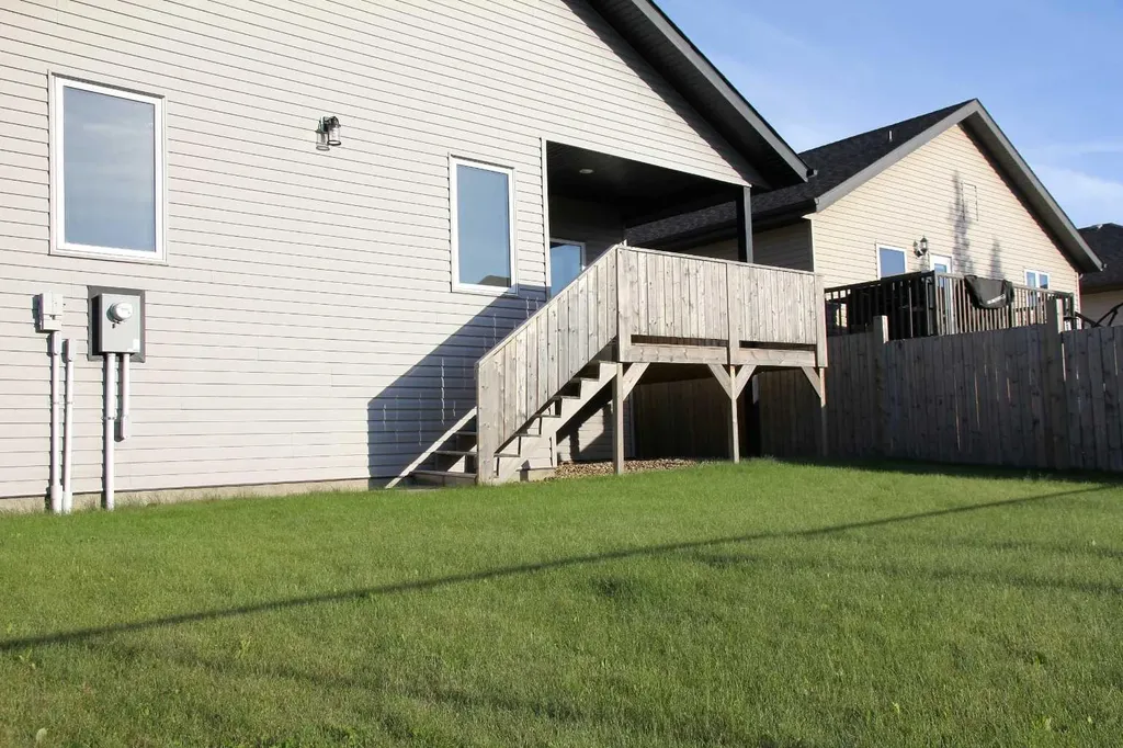 3908 41a Avenue Lloydminster SK S9V 2J3