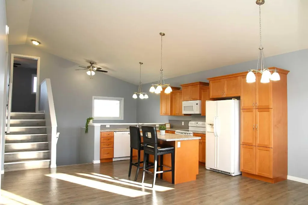 3908 41a Avenue Lloydminster SK S9V 2J3