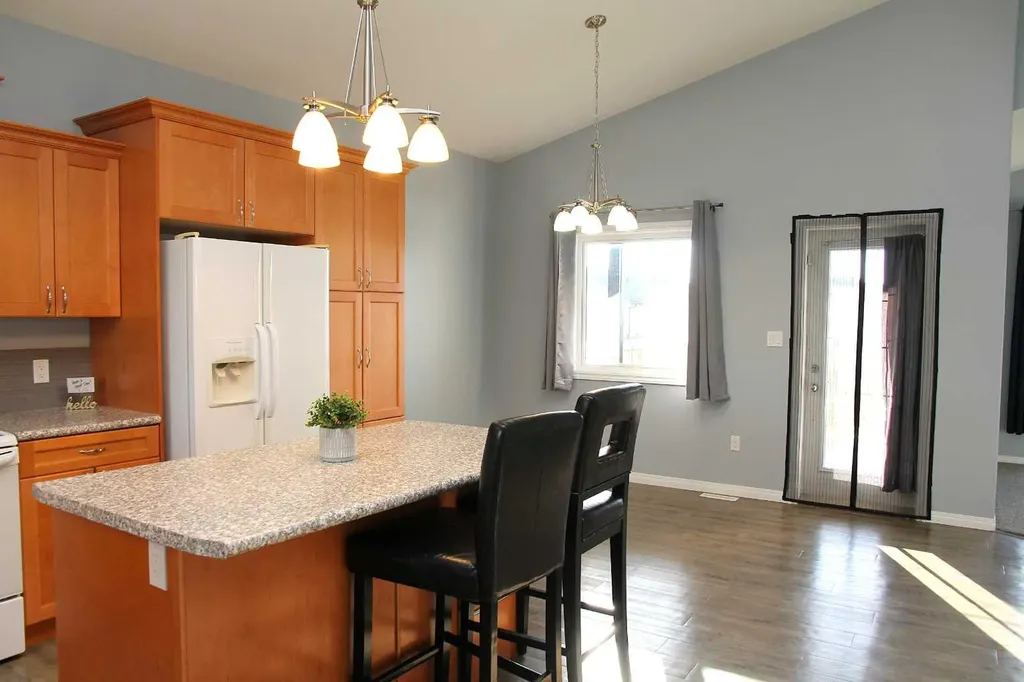 3908 41a Avenue Lloydminster SK S9V 2J3