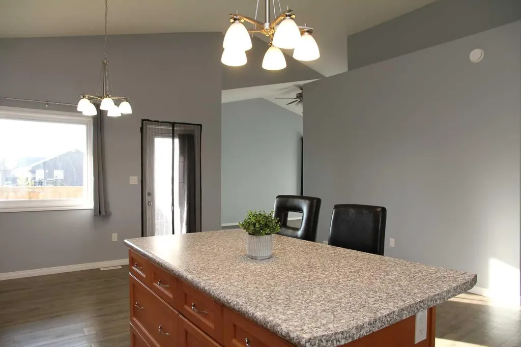 3908 41a Avenue Lloydminster SK S9V 2J3