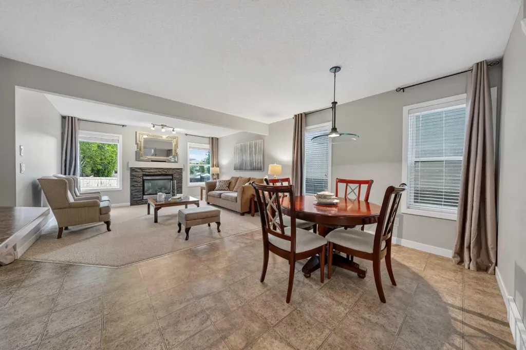 161 Everoak Gardens SW Calgary AB T2Y 0C6
