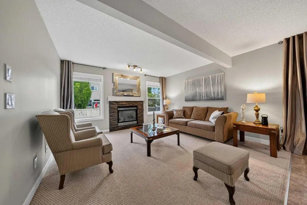 161 Everoak Gardens SW Calgary AB T2Y 0C6