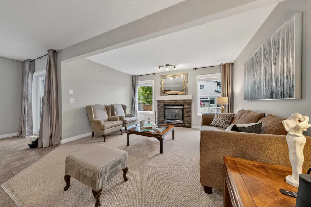 161 Everoak Gardens SW Calgary AB T2Y 0C6