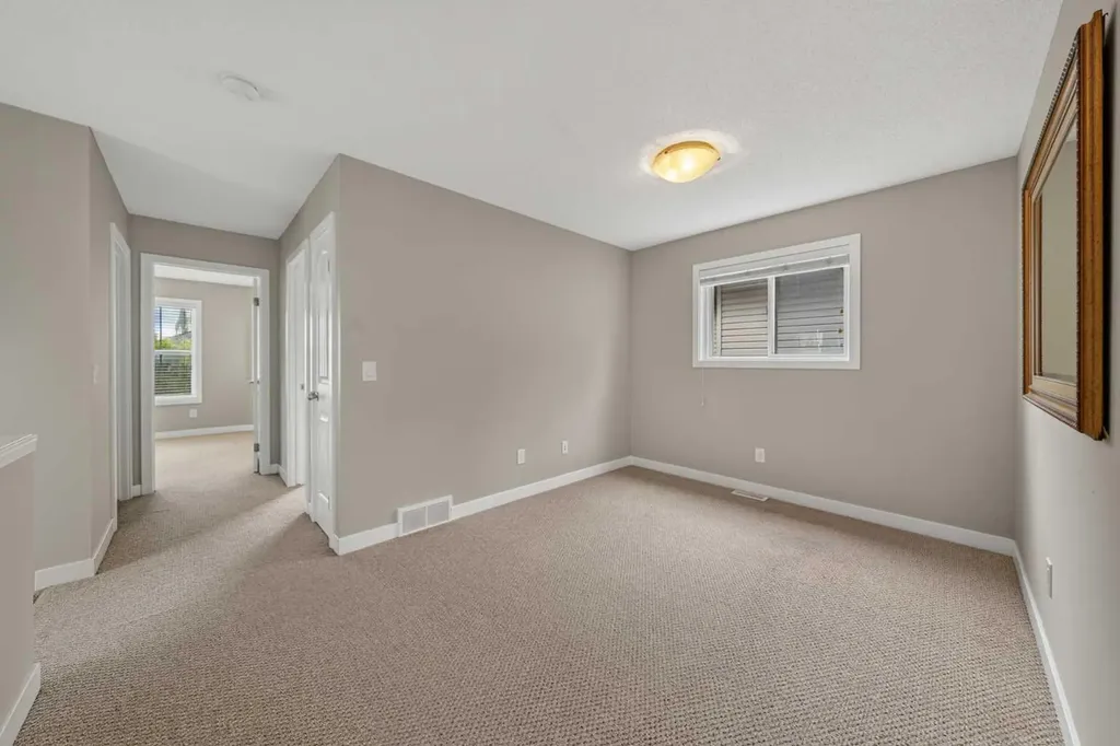 161 Everoak Gardens SW Calgary AB T2Y 0C6
