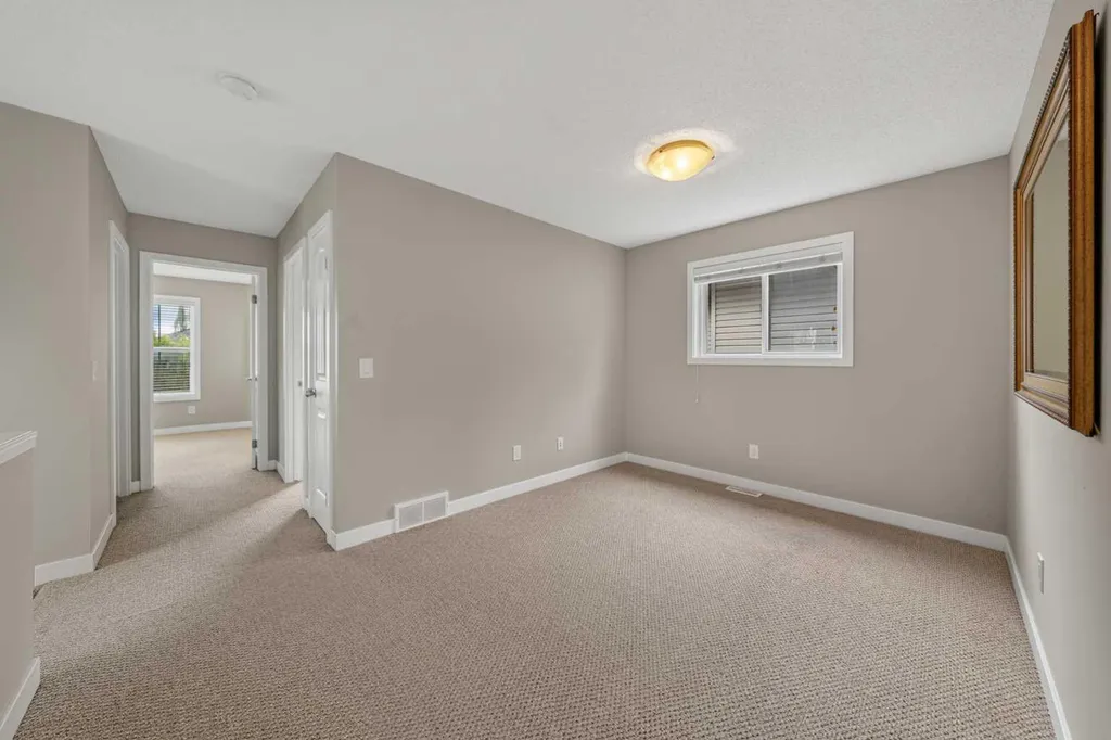 161 Everoak Gardens SW Calgary AB T2Y 0C6