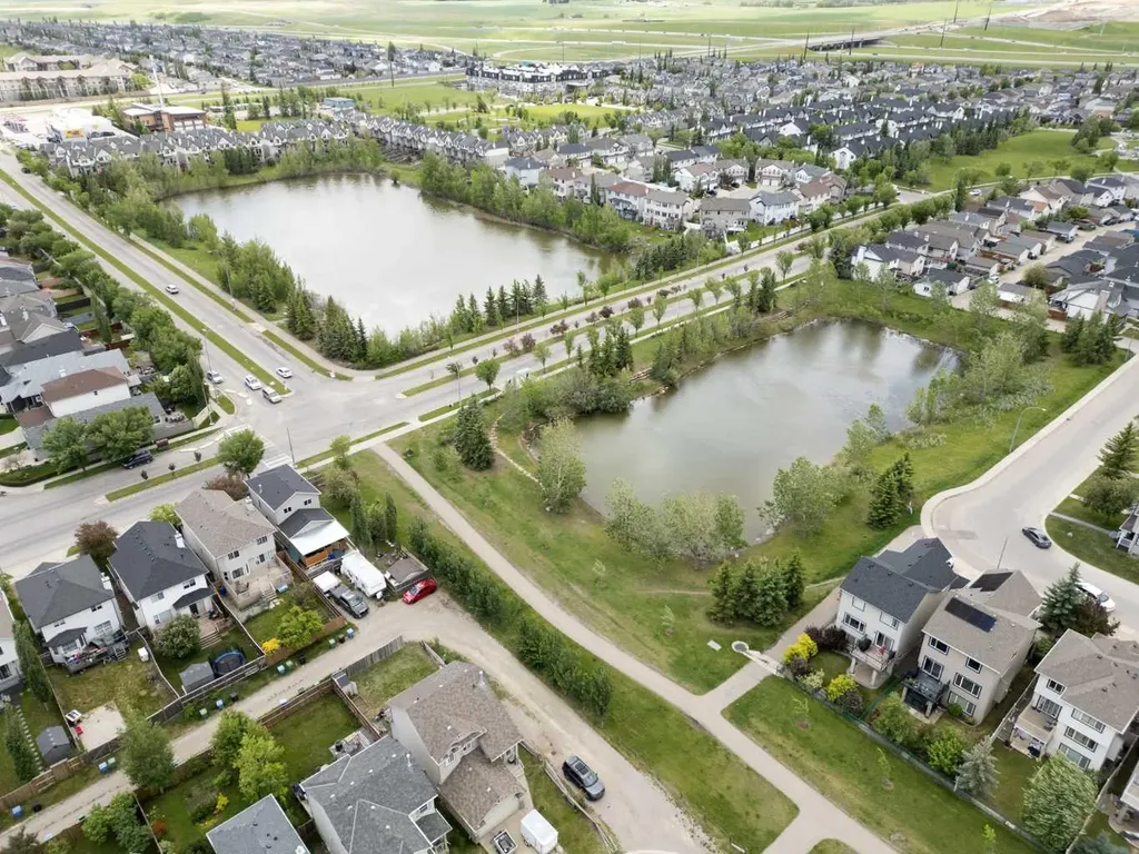 161 Everoak Gardens SW Calgary AB T2Y 0C6