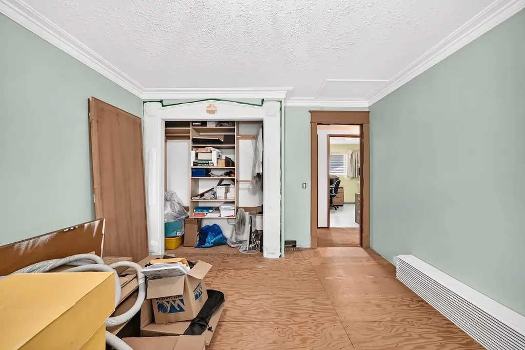 6539 54 Street NW Calgary AB T3A1R5