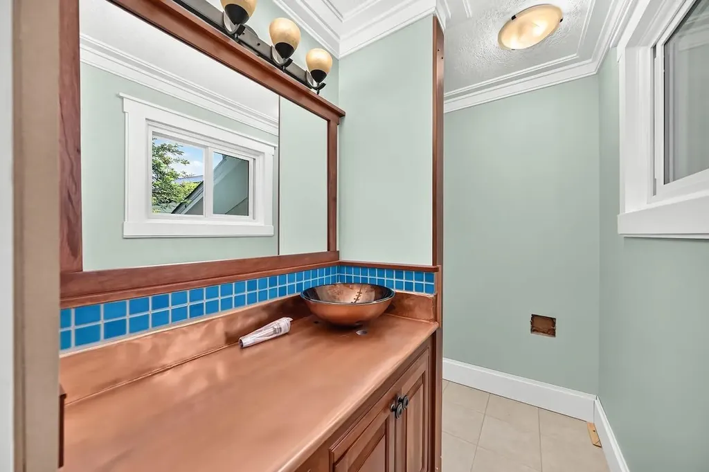 6539 54 Street NW Calgary AB T3A1R5
