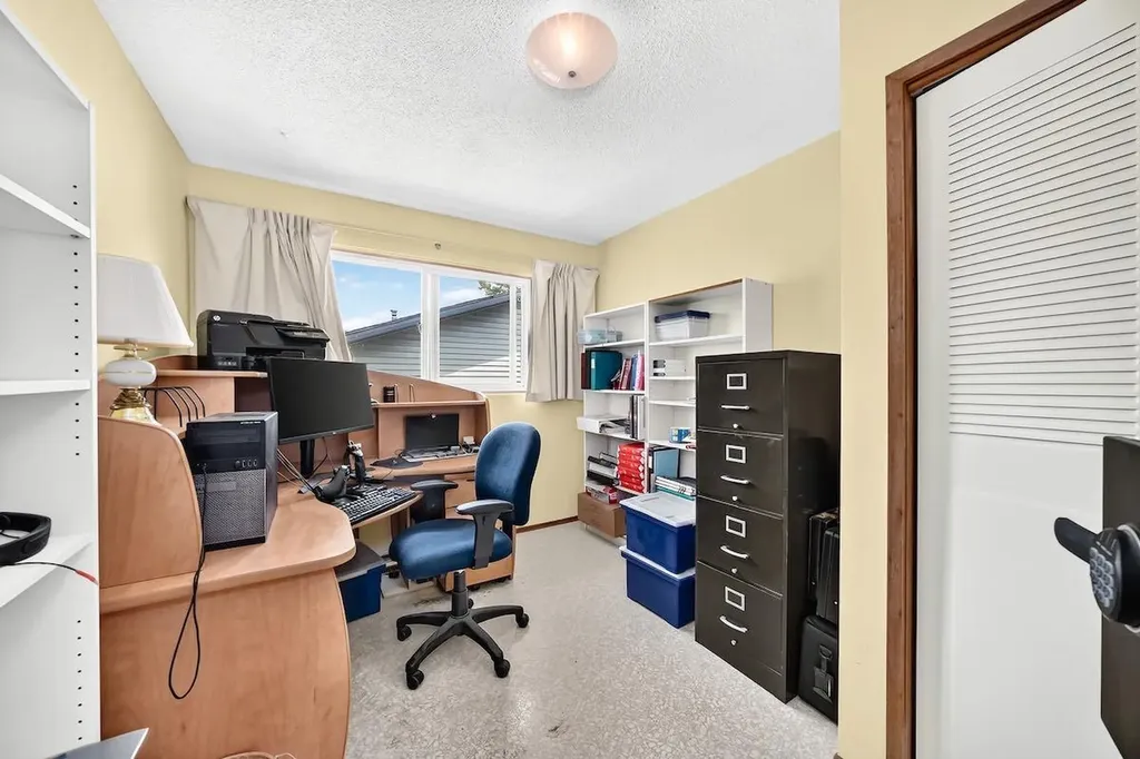 6539 54 Street NW Calgary AB T3A1R5