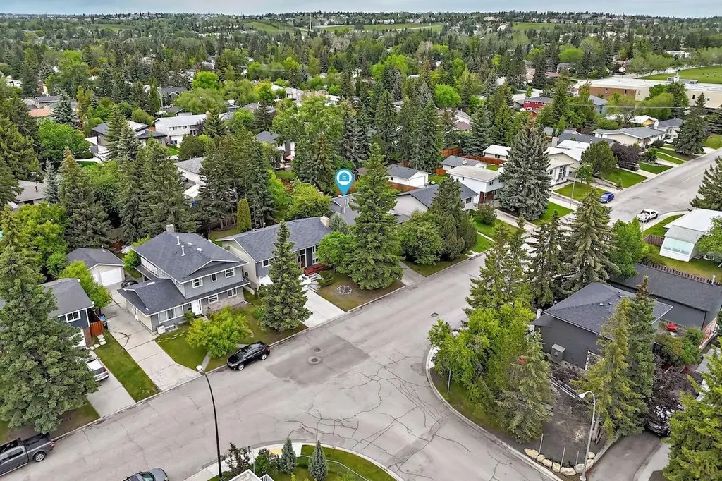 6539 54 Street NW Calgary AB T3A1R5