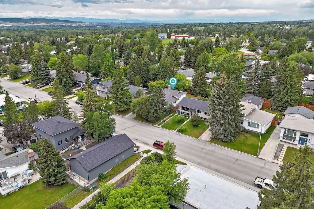 6539 54 Street NW Calgary AB T3A1R5