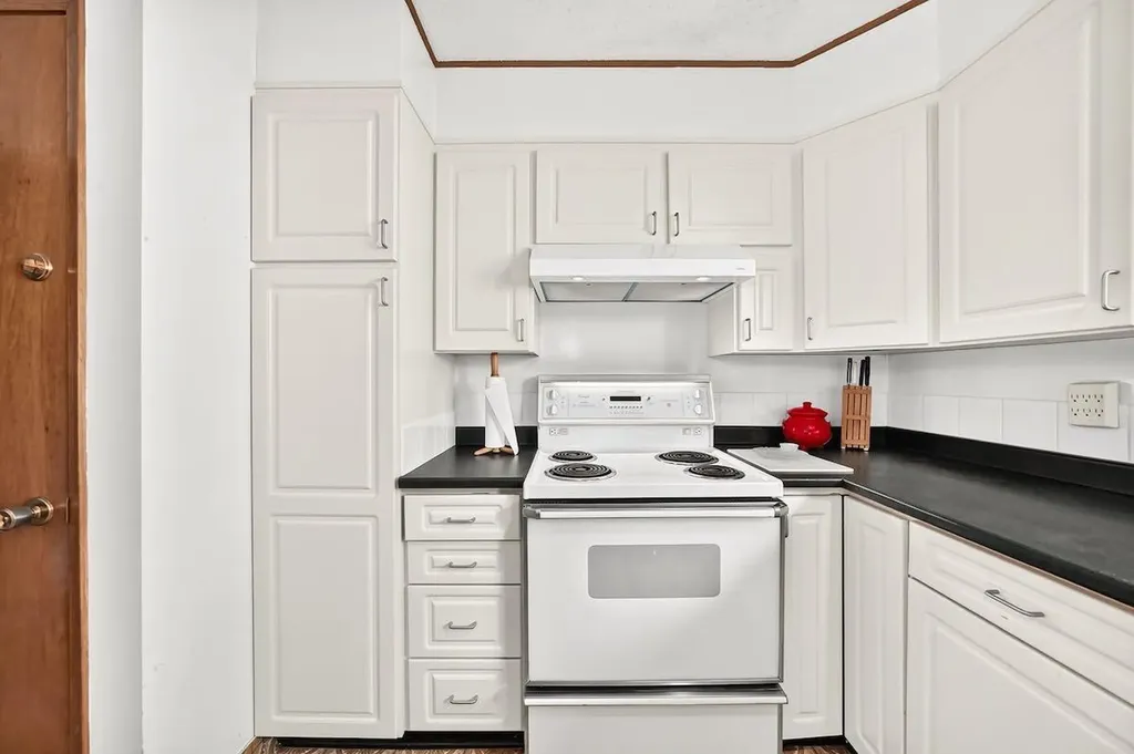 6539 54 Street NW Calgary AB T3A1R5