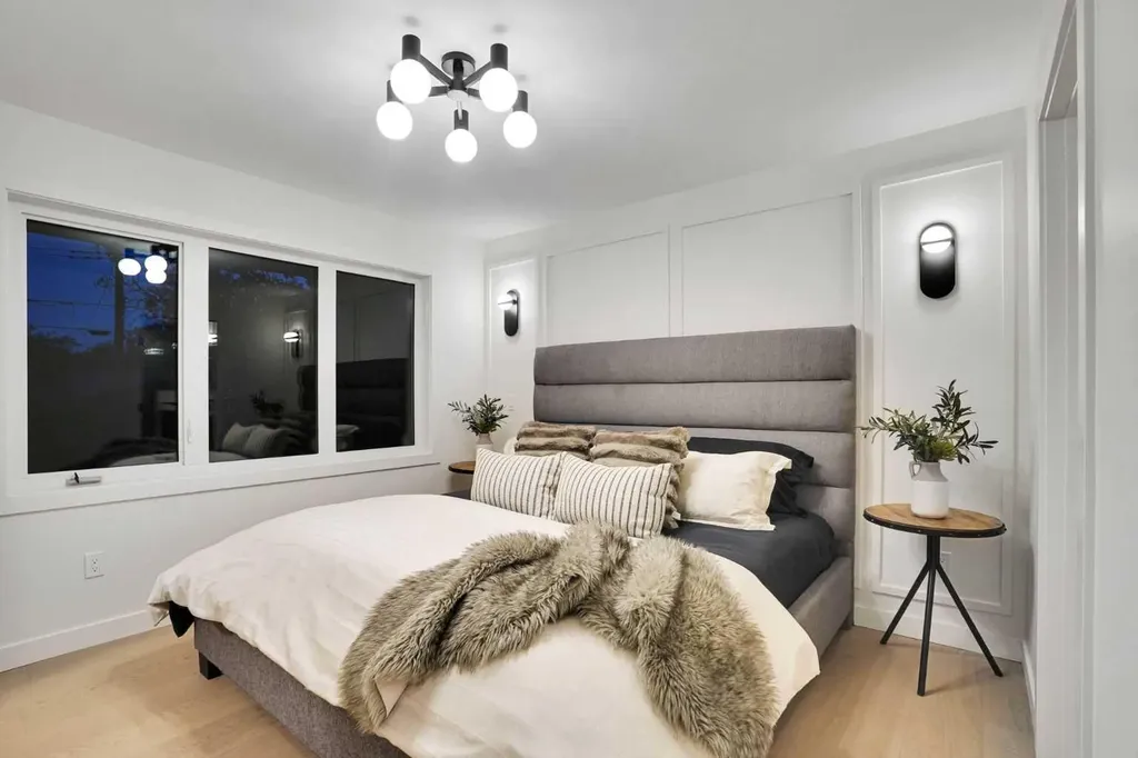 14 Gladeview Crescent SW Calgary AB T3E 4X8