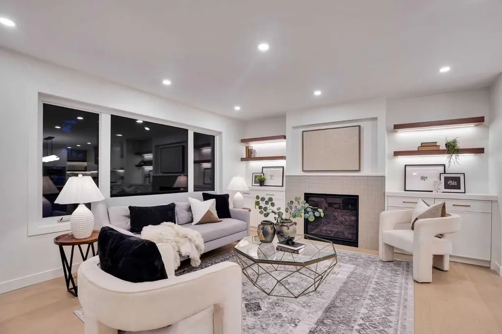 14 Gladeview Crescent SW Calgary AB T3E 4X8