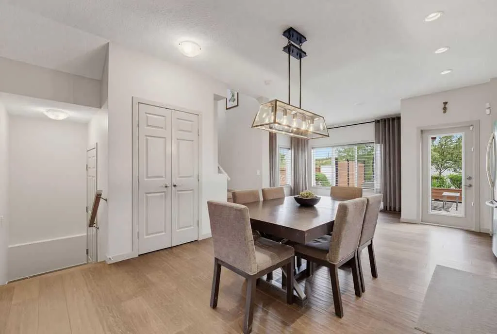 590 River Heights Crescent Cochrane AB T4C 0R9