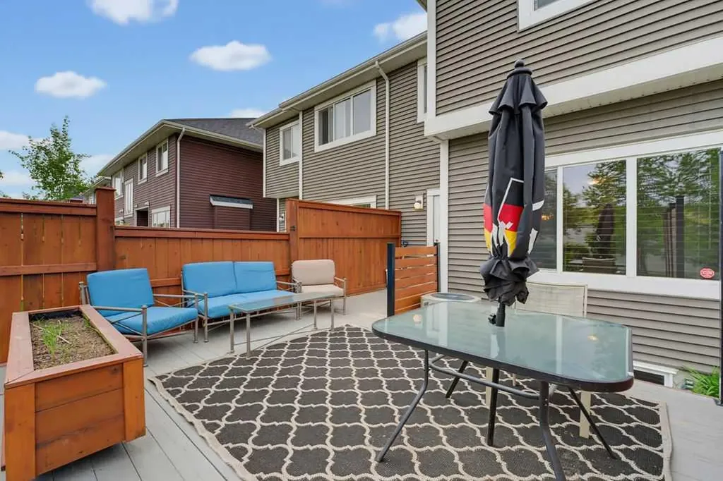 590 River Heights Crescent Cochrane AB T4C 0R9