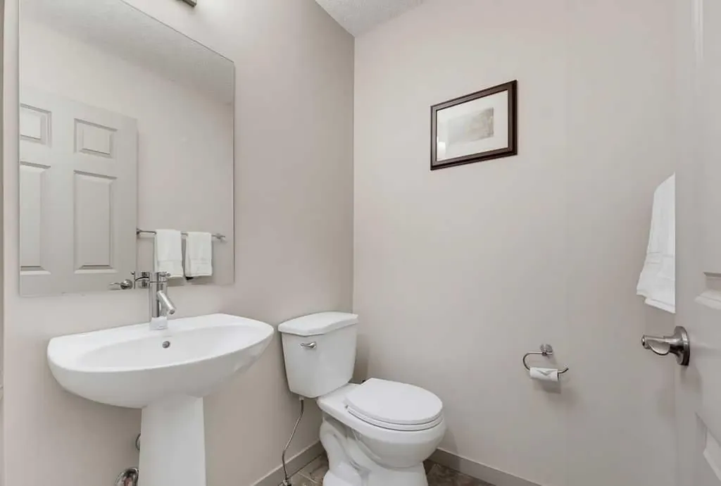 590 River Heights Crescent Cochrane AB T4C 0R9