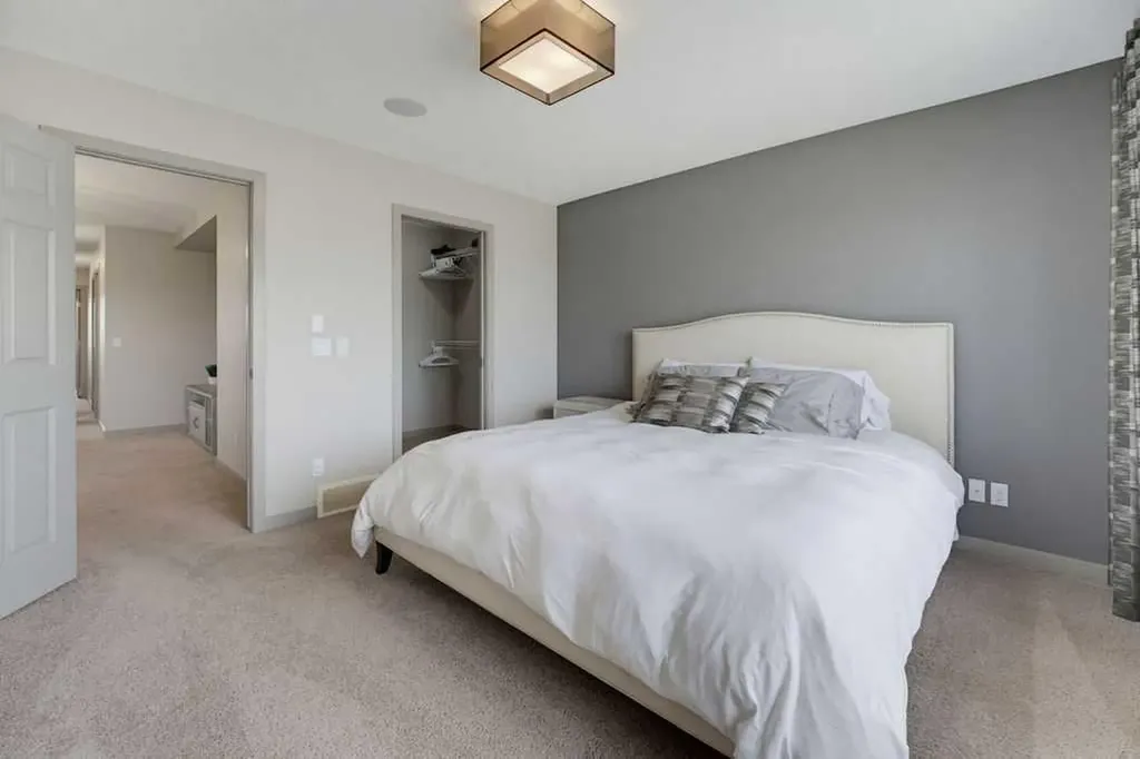590 River Heights Crescent Cochrane AB T4C 0R9
