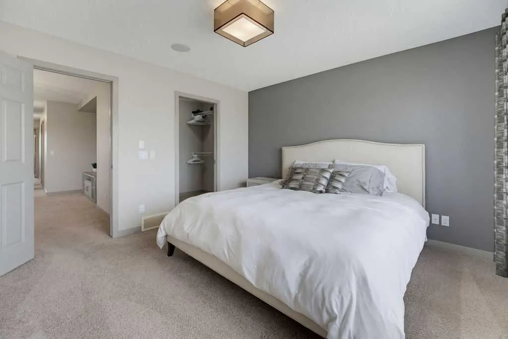 590 River Heights Crescent Cochrane AB T4C 0R9