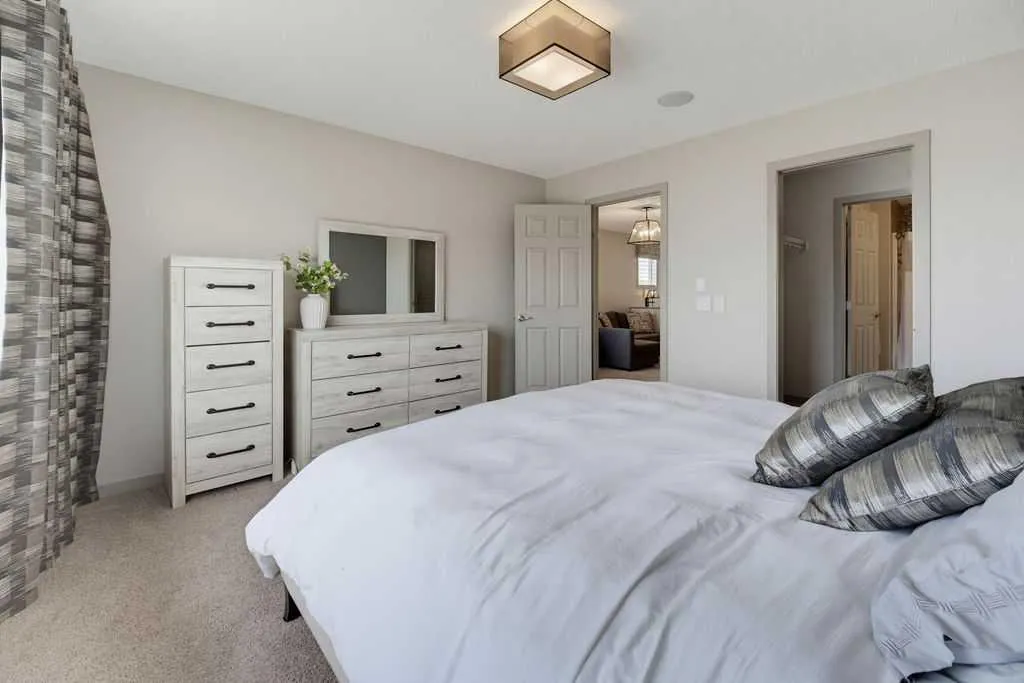590 River Heights Crescent Cochrane AB T4C 0R9