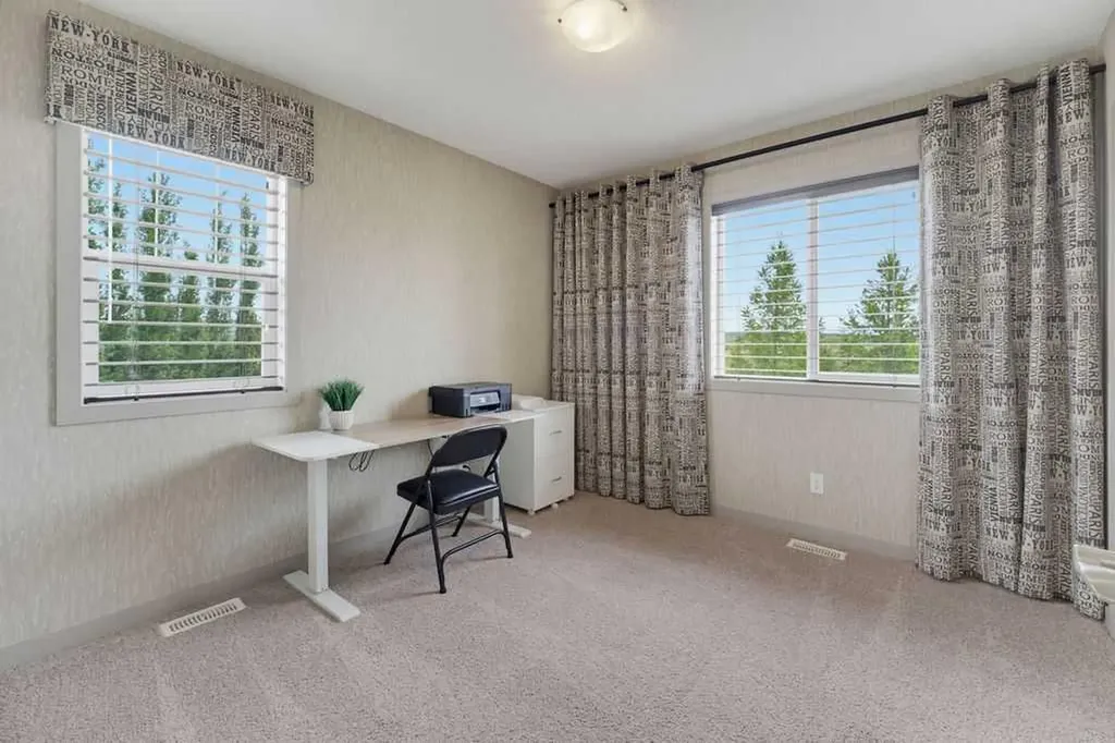 590 River Heights Crescent Cochrane AB T4C 0R9