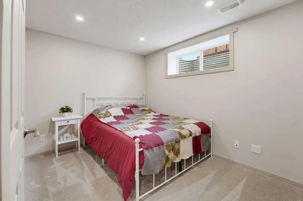 590 River Heights Crescent Cochrane AB T4C 0R9