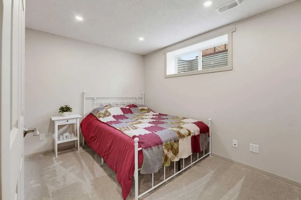 590 River Heights Crescent Cochrane AB T4C 0R9