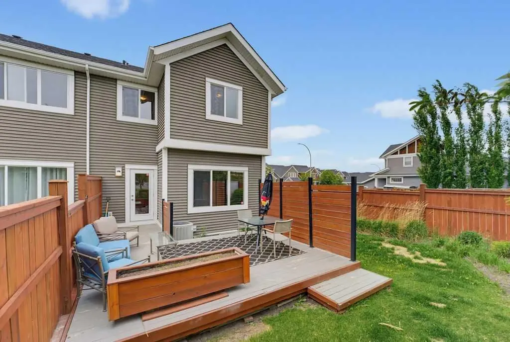 590 River Heights Crescent Cochrane AB T4C 0R9
