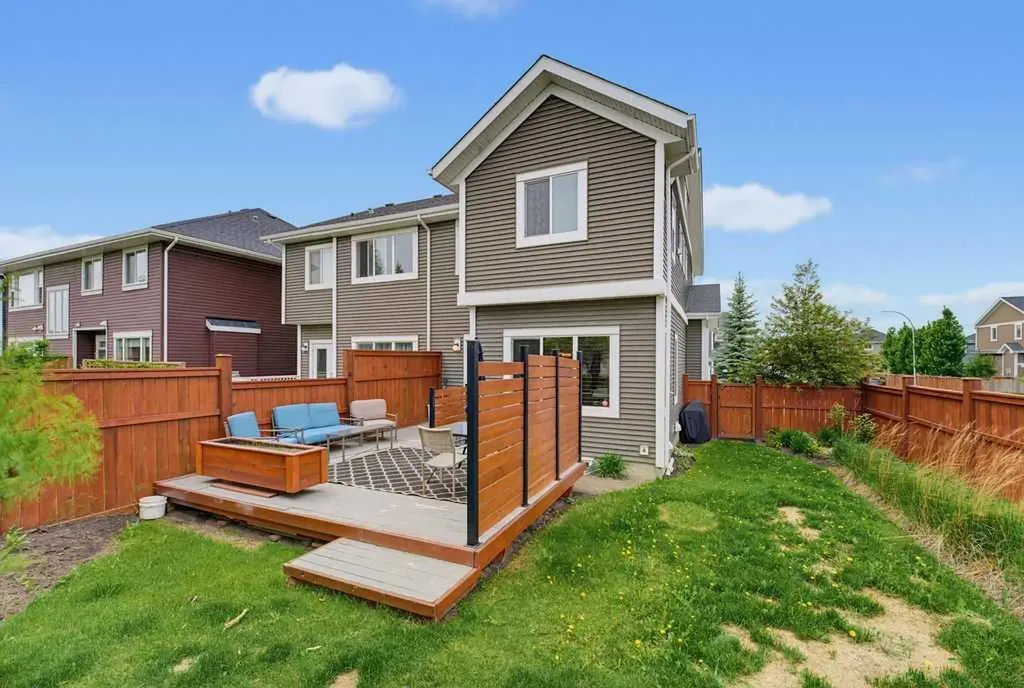590 River Heights Crescent Cochrane AB T4C 0R9