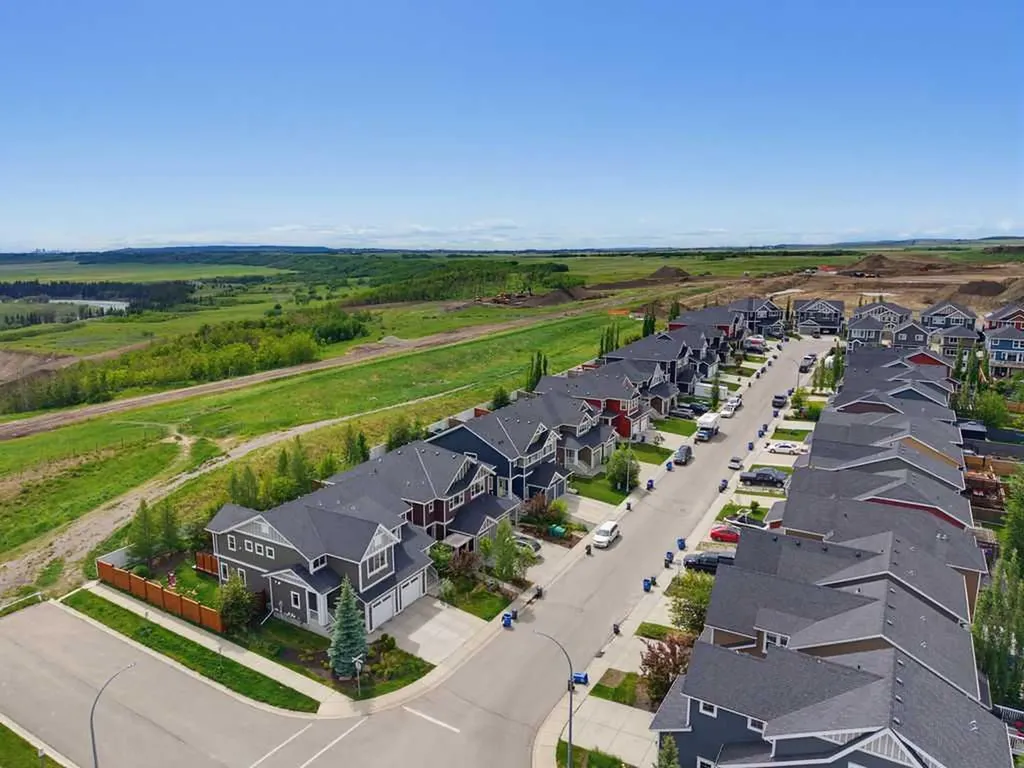 590 River Heights Crescent Cochrane AB T4C 0R9
