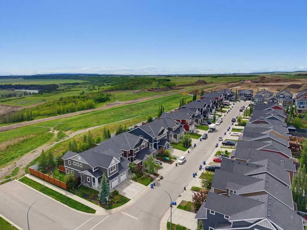 590 River Heights Crescent Cochrane AB T4C 0R9